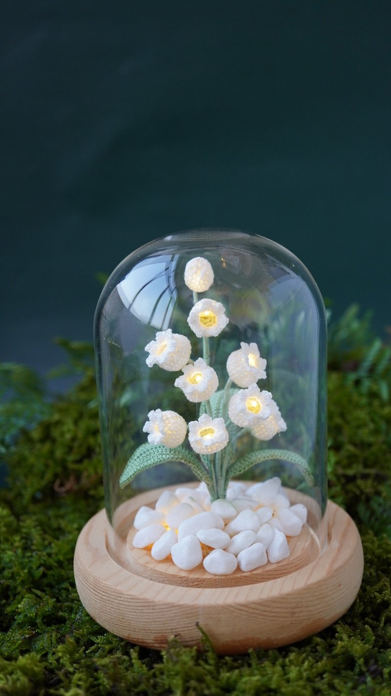Lily of the valley night light ornament with glass cover - ของวางตกแต่ง - งานปัก สีเขียว