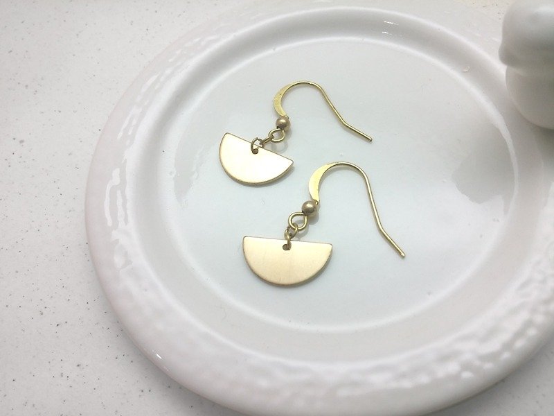 Bronze earrings Ear-hook semi-chip (one pair) - ต่างหู - โลหะ สีทอง