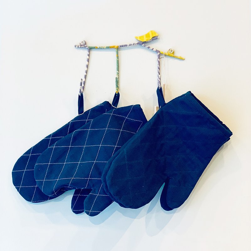 White stitch indigo dye kitchen mittens - อื่นๆ - ผ้าฝ้าย/ผ้าลินิน 