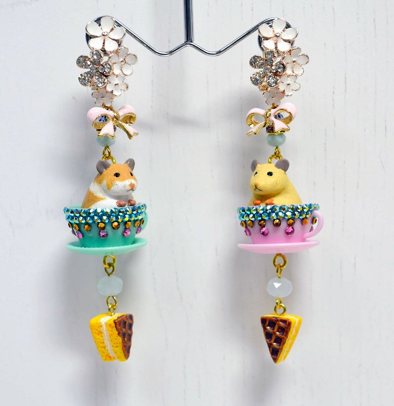 Hamster imitation jade tea dessert earrings fire king style antique tea cup shape - Earrings & Clip-ons - Plastic Multicolor