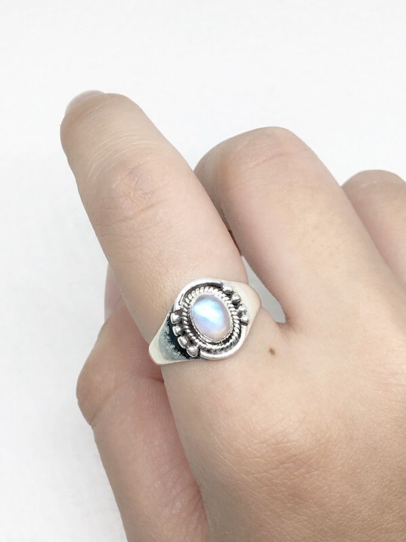 月光石925純銀厚銀異國風格戒指 尼泊爾手工鑲嵌製作(款式2) - 戒指 - 寶石 藍色
