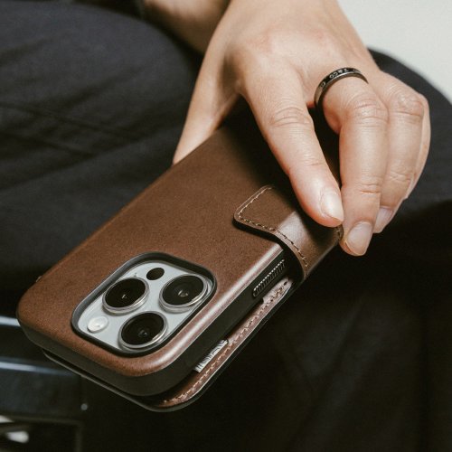 NOMADレザーケース、iPhone 6.9 Pro NOMAD iPhone 16 Pro Max 6.9インチ モダンクラシックレザー