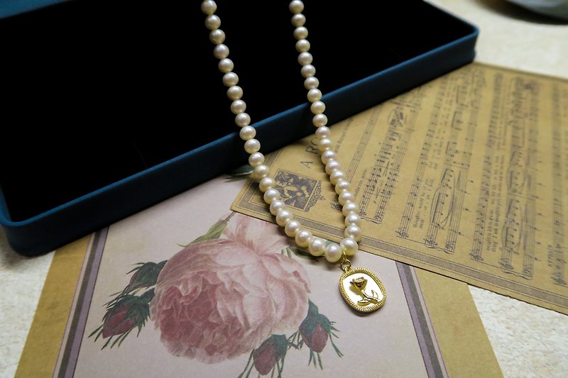 Rainbow Light Seashell Rose Pearl Necklace - Not For Essential Oils - สร้อยคอ - ไข่มุก ขาว