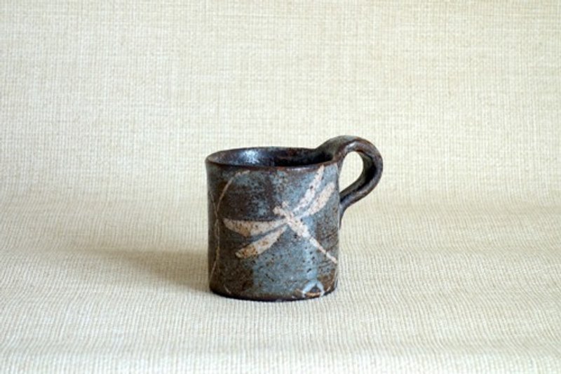 Mug with Dragonfly Drawing - แก้วมัค/แก้วกาแฟ - ดินเผา สีน้ำเงิน