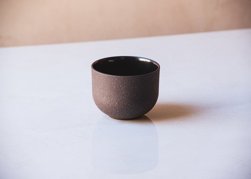 OKKO 黑砂卡布奇諾杯 拉花杯 手工特製 - 杯子 - 陶 黑色