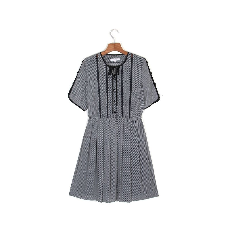 Vintage】 【egg plant lead color twill short-sleeved vintage dress - ชุดเดรส - เส้นใยสังเคราะห์ สีดำ
