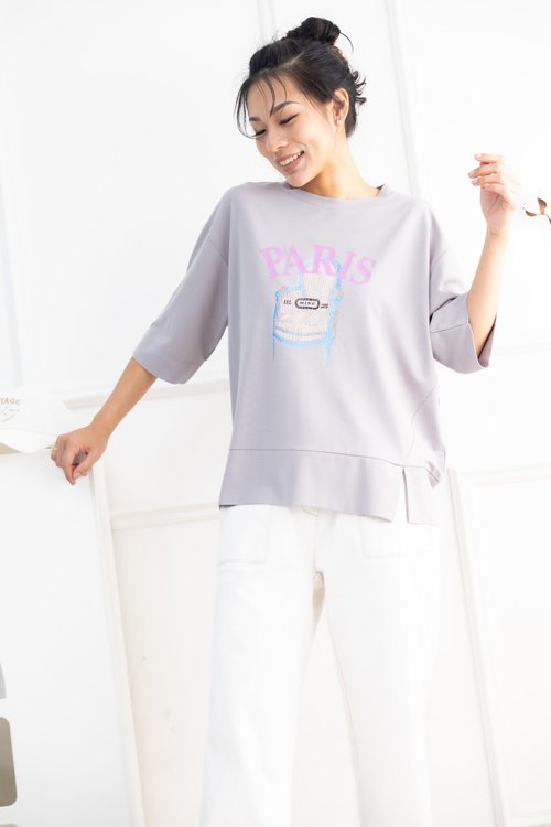 Meya 編縫編織 粉字paris貴妃椅短袖上衣 灰色