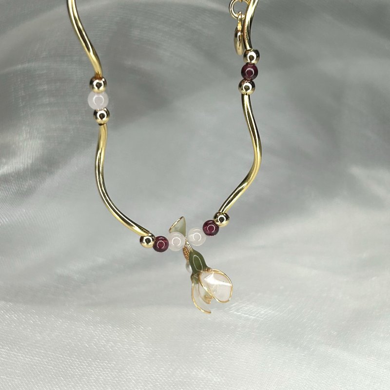 【Snowdrop x Garnet - Crystal Flower Bracelet】January Birth Flower, Birthstone, Floral Whispers Sunny Days - Bracelets - Resin 