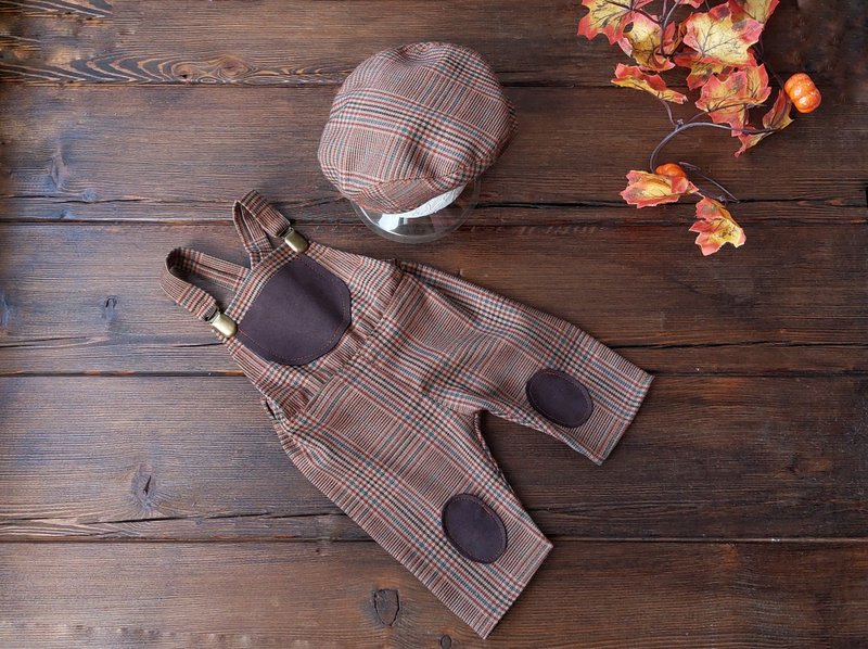 Newborn Boy Outfit: Baby Boy Overalls and Flat Cap, newborn Plaid pants - 包屁衣/連身衣 - 其他材質 咖啡色