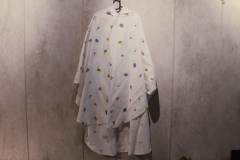 Lightweight folding storage poncho raincoat with colorful geometric shapes - Umbrellas & Rain Gear - Other Materials 