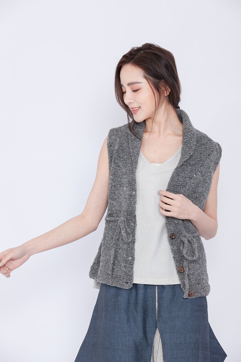 Warm winter wool knit vest _ straps _ fair trade - เสื้อกั๊กผู้หญิง - ขนแกะ สีเทา