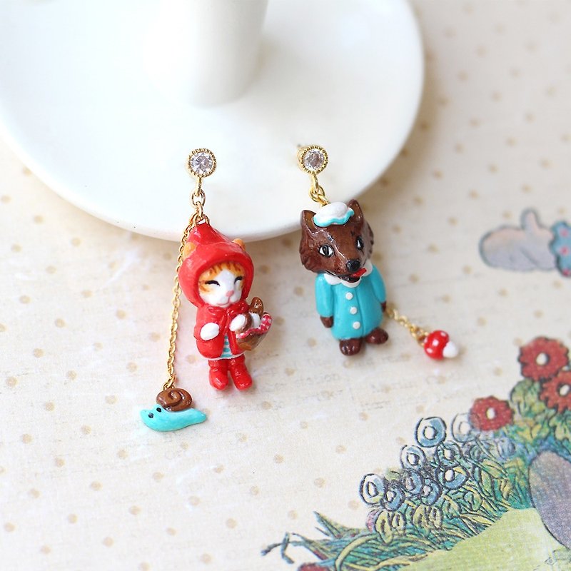 Little red riding hood earrings, Fairy tale earrings, Cat Earrings,Wolf Earrings - 耳環/耳夾 - 黏土 多色