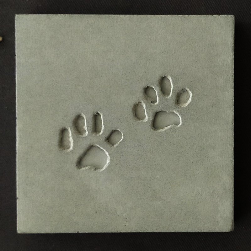 Cement coaster/set of four - Items for Display - Cement Gray