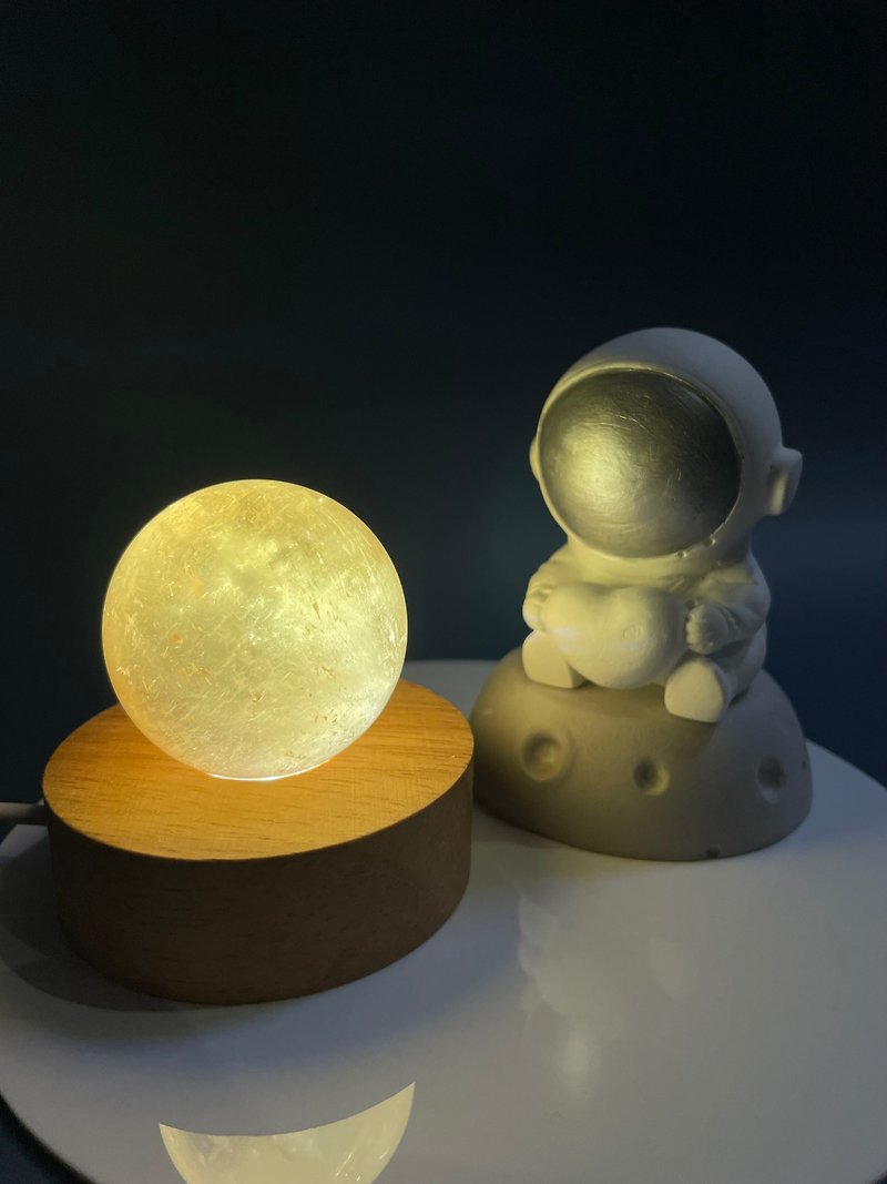 Walking the Universe-Yellow Calcite Astronaut Diffuser Stone Lamp Holder - Lighting - Crystal Yellow