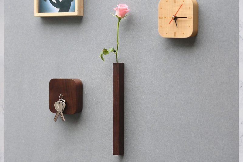 Nordic wall-mounted long vase [Walnut] - เซรามิก - ไม้ 