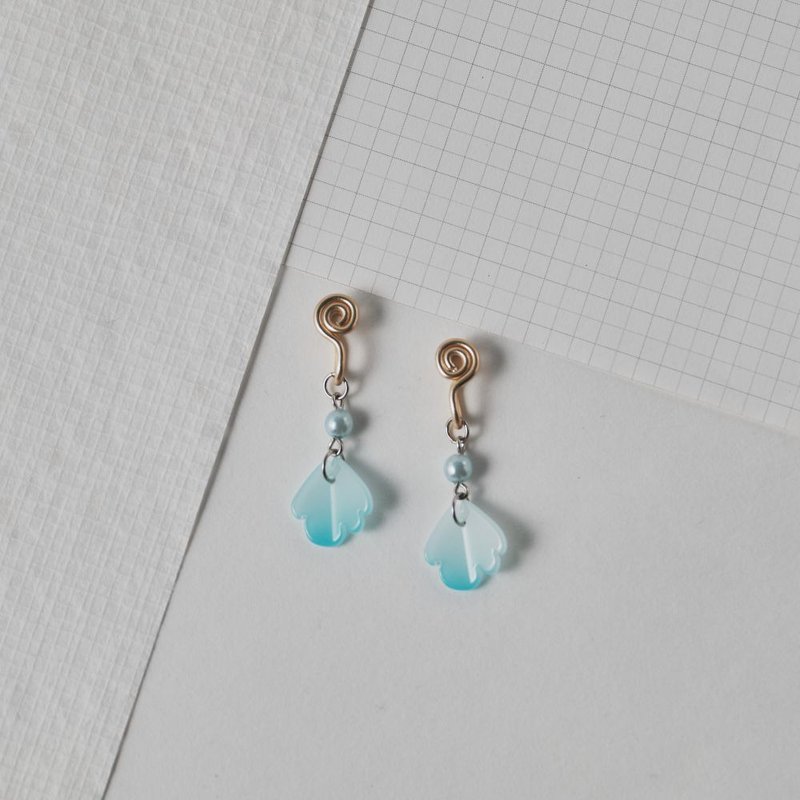 牡丹花瓣 無痛耳夾 / blue - 耳環/耳夾/耳骨夾 - 其他金屬 