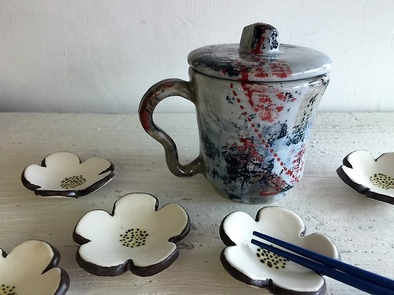 Dove staggered with a mug _ pottery mug - แก้วมัค/แก้วกาแฟ - ดินเผา สีน้ำเงิน
