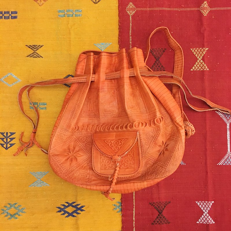 Happy New Year purse bag full of Moroccan camels - กระเป๋าแมสเซนเจอร์ - หนังแท้ สีส้ม