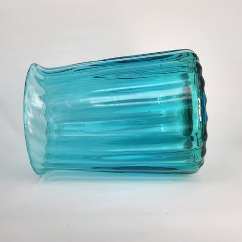 【18％OFF】 エメラルドグリーンの直線ボトル手吹きガラス花器 - ショップ 花瓶・フラワースタンド