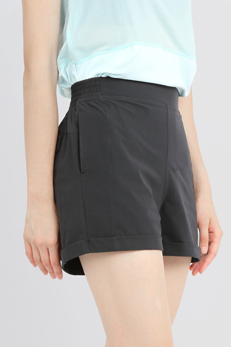 Elastic Breathable Elastic Waist Reverse Folding Shorts-Black - กางเกงขายาว - เส้นใยสังเคราะห์ สีดำ