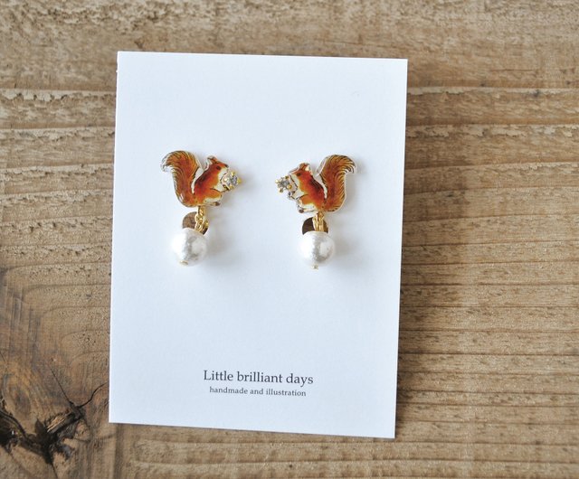 Squirrel earring りすのイヤリング・ピアス 秋 冬 クリスマス - ショップ Little brilliant days  紅茶とフルーツの雑貨店 ピアス・イヤリング - Pinkoi