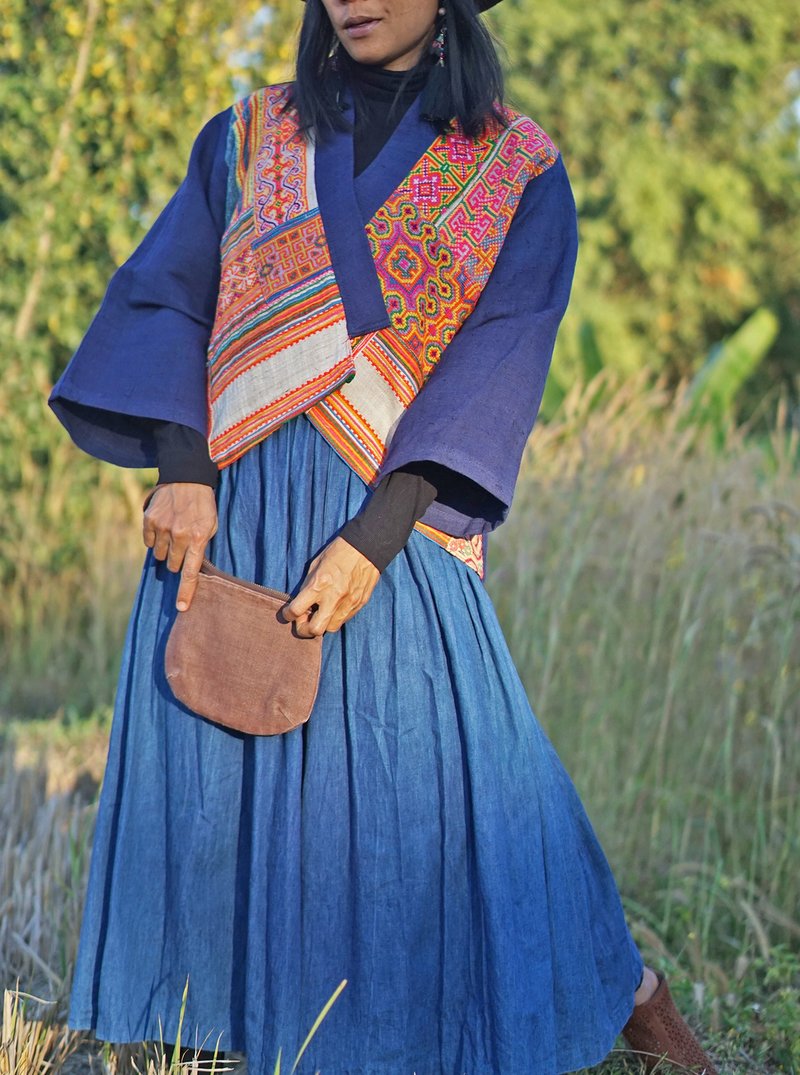 Vintage tribal cropped jacket for women. Hmong hand embroidery all handmade. - 女大衣/外套 - 棉．麻 