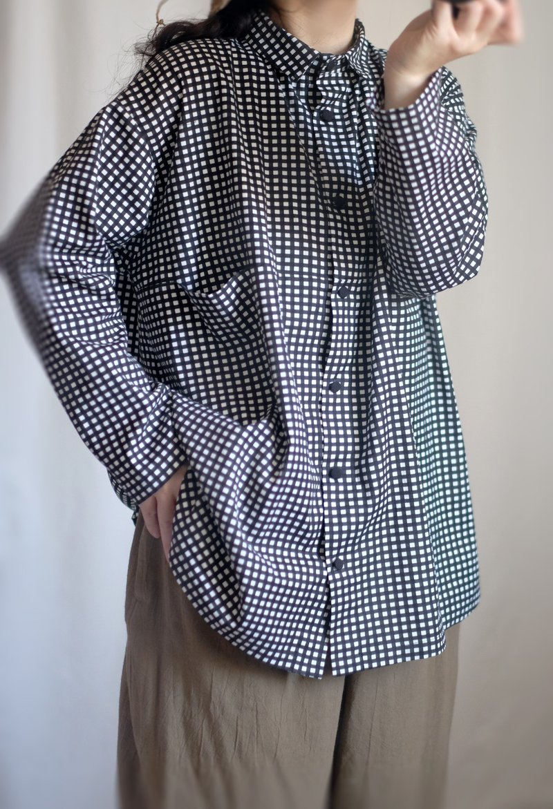 Thick line black plaid wide version long shirt - Women's Tops - Cotton & Hemp Black