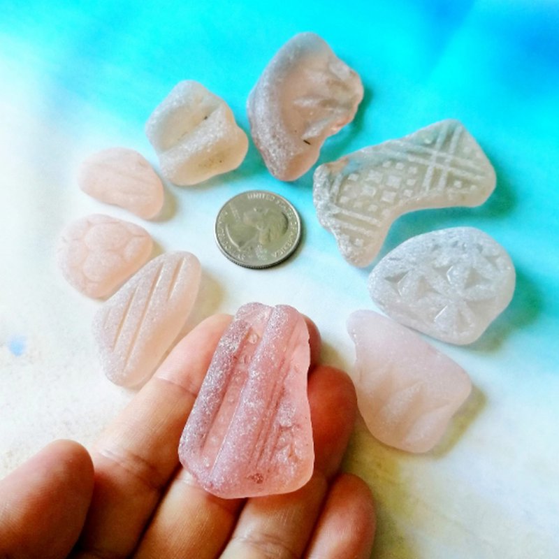 Patterned sea glass.Pink Sea glass Jewelry.Textured Genuine sea glass pendant - Pottery & Glasswork - Glass Pink