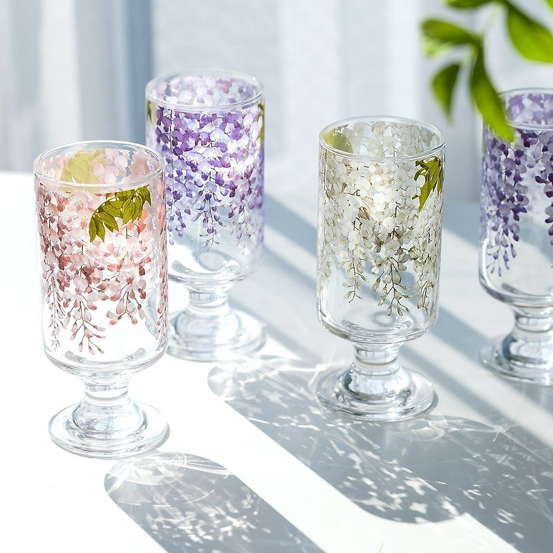 【YOU+MORE!】紫藤花紋高腳玻璃杯 - 杯/玻璃杯 - 玻璃 