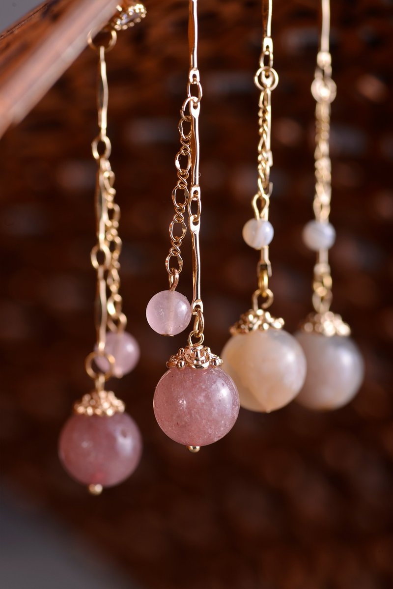 Double drop cherry blossom agate strawberry crystal 14k gold long earrings - ต่างหู - คริสตัล สึชมพู