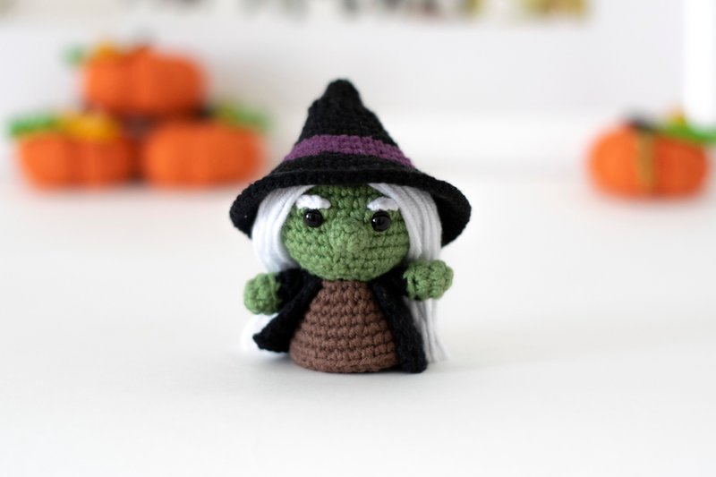 Witch doll, Halloween sign, Halloween party, table decor, miniature monster toy - ตุ๊กตา - ผ้าฝ้าย/ผ้าลินิน สีดำ