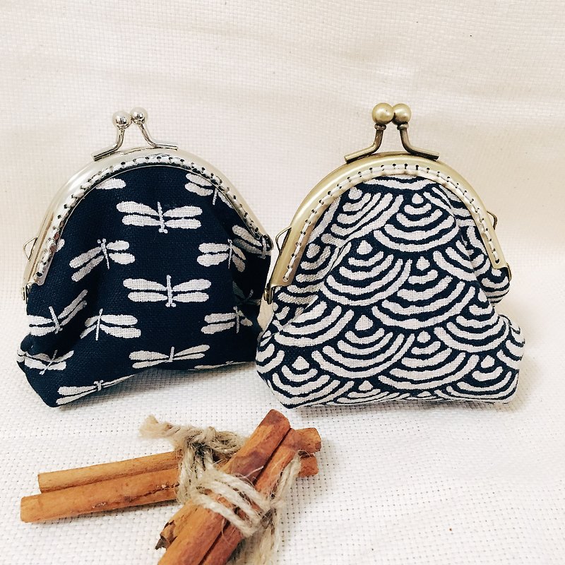 Handmade  Japanese ancient cloth Coin Purse - dragonfly /waves - กระเป๋าใส่เหรียญ - ผ้าฝ้าย/ผ้าลินิน สีน้ำเงิน