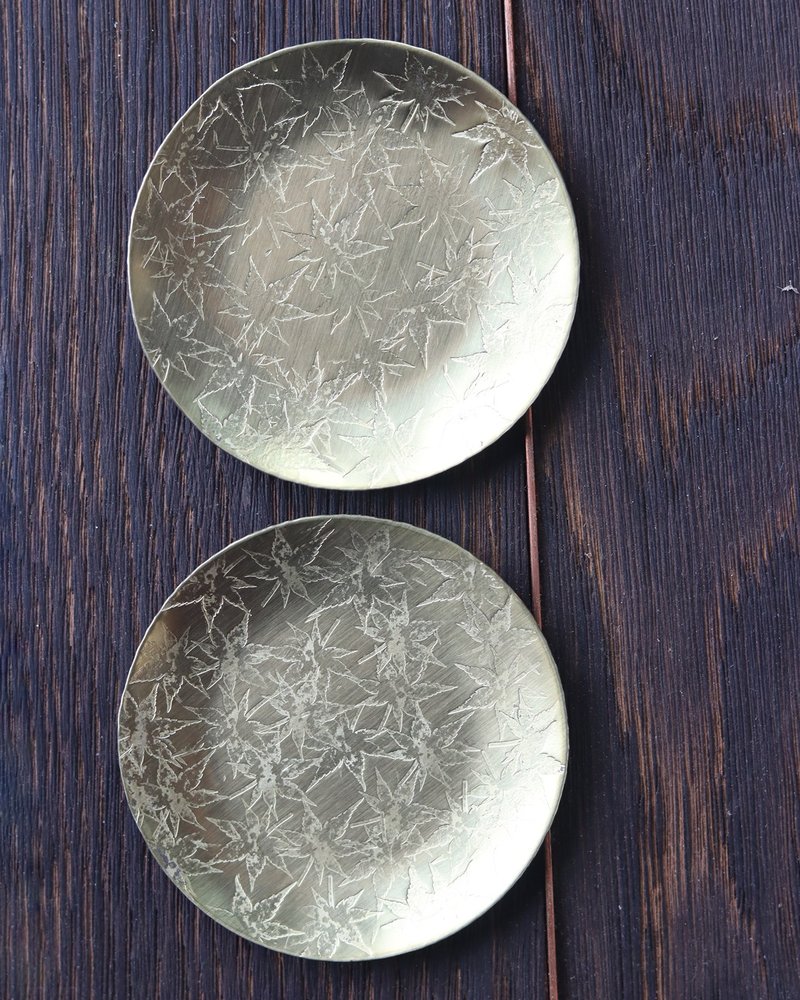 Brass small plate with autumn leaf pattern - Other - Copper & Brass Gold