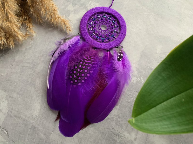 Purple dream catcher ตาข่ายดักฝันสีม่วง - 牆貼/牆身裝飾 - 繡線 紫色