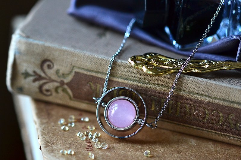 Spinning little planet with Rose Quartz necklace - Necklaces - Gemstone Pink