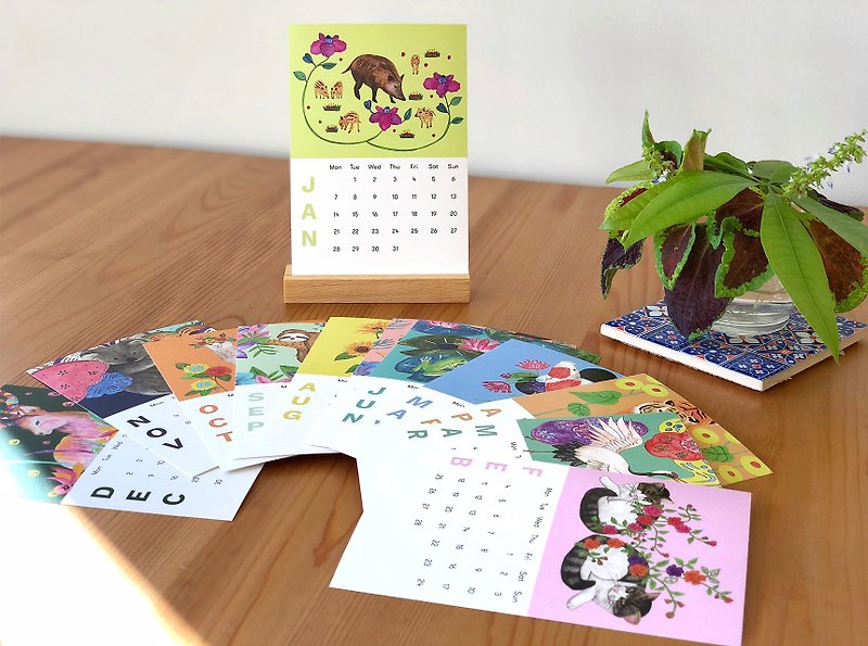 Colorful Animal Calendar 2019 // Desk Calendar // Japanese Illustration - Calendars - Paper Multicolor