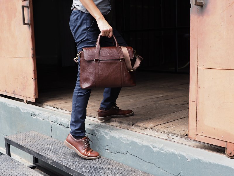 Graham (Dark choco) : Cross-body bag, Genuine leather, Messenger bag - Messenger Bags & Sling Bags - Genuine Leather Brown