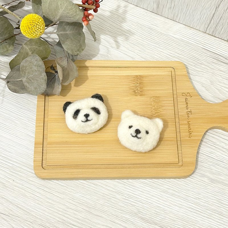 Polar Bear Panda Wool Felt Flat Pin Brooch Healing Gift - Brooches - Wool White