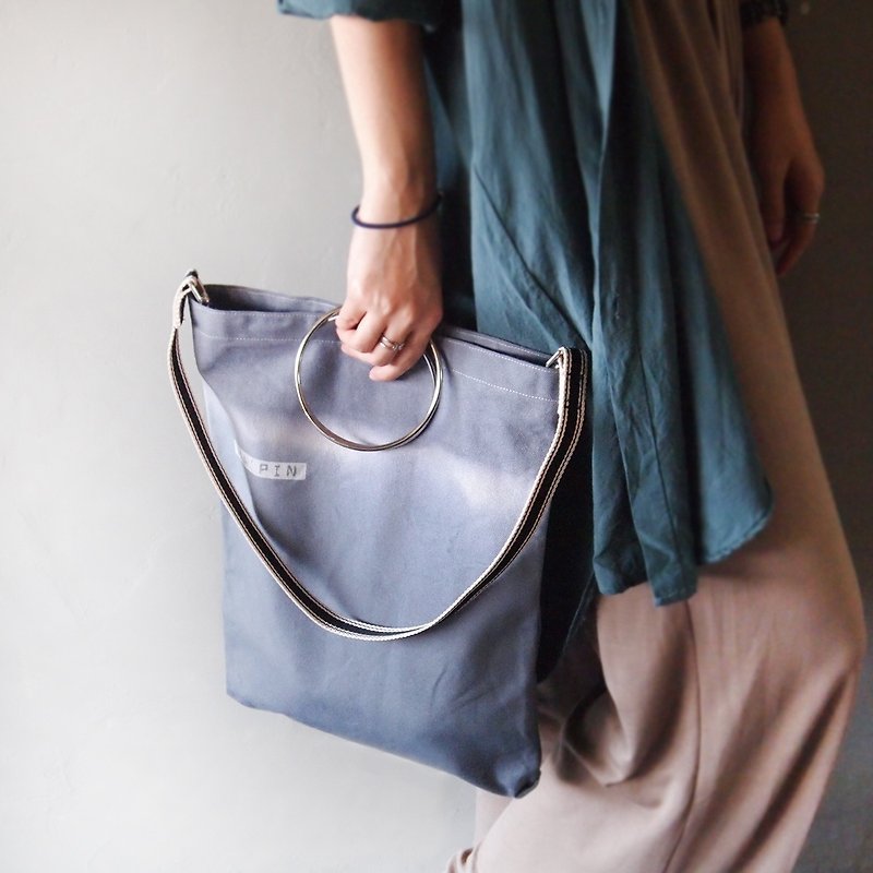 Double gray gradient dyeing (with short back webbing) - hand dyed tote bag - Messenger Bags & Sling Bags - Cotton & Hemp Gray