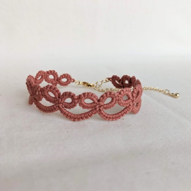 Tatting lace bracelet azuki - Bracelets - Cotton & Hemp Red