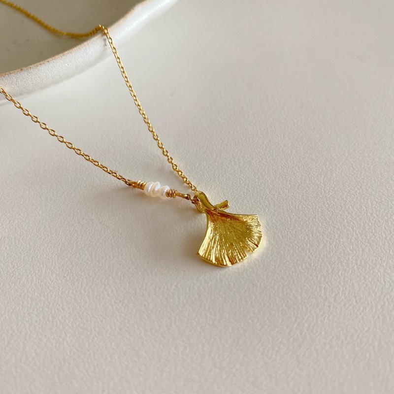 銀杏季-珍珠 黃銅項鍊 - 項鍊 - 銅/黃銅 多色