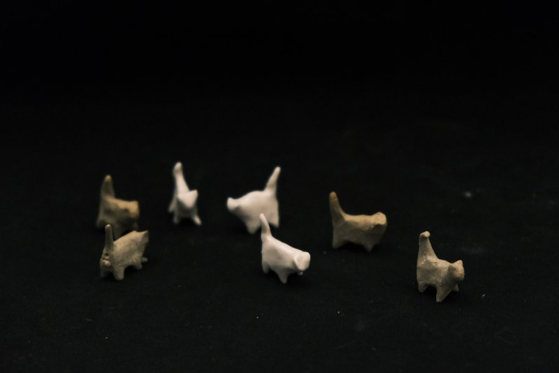 指尖裡的貓 一對賣 - 擺飾/家飾品 - 陶 