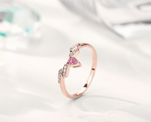 Majade Jewelry Design 粉紅寶石14k鑽石梨形訂婚戒指 水滴形求婚結婚鑽戒 翅膀聖甲蟲