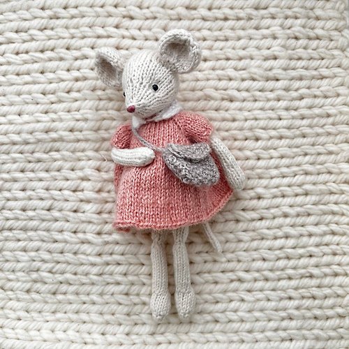 Cute Knit Toy Dress & handbag for Pixie. Knitting pattern. English and Russian PDF.