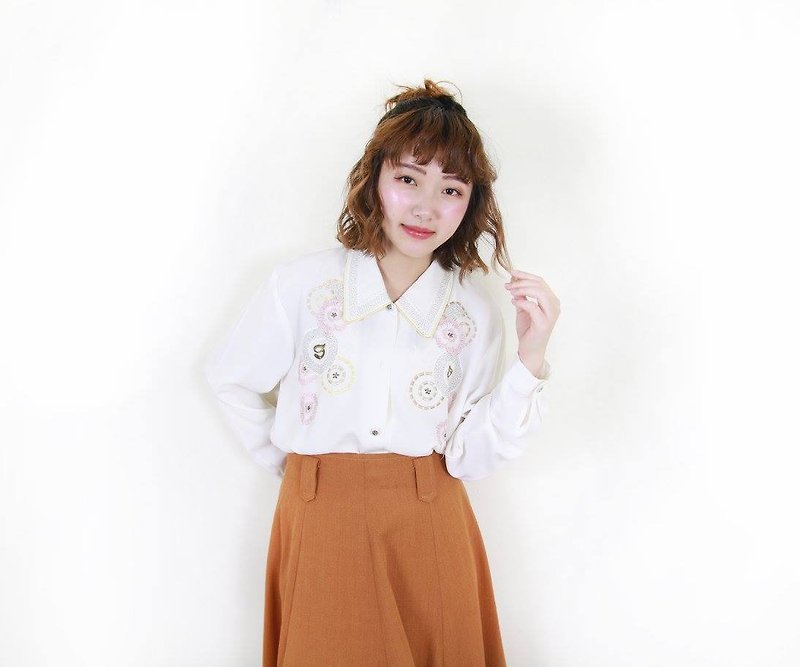 Back to Green:: 日本細緻衣領純白絲質襯衫 煙花 刺繡  vintage (JS-33) - 恤衫 - 絲．絹 