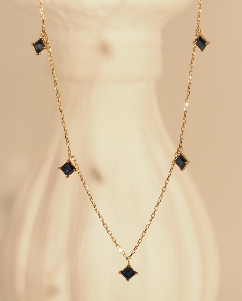 18K金藍寶石方形項鏈18K Gold The Blue Sapphire Square Charms - 項鍊 - 貴金屬 