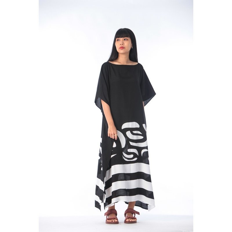 Hand Painted Cotton Silk Kaftan for Summer Resort Vacation Free Size - 洋裝/連身裙 - 棉．麻 黑色