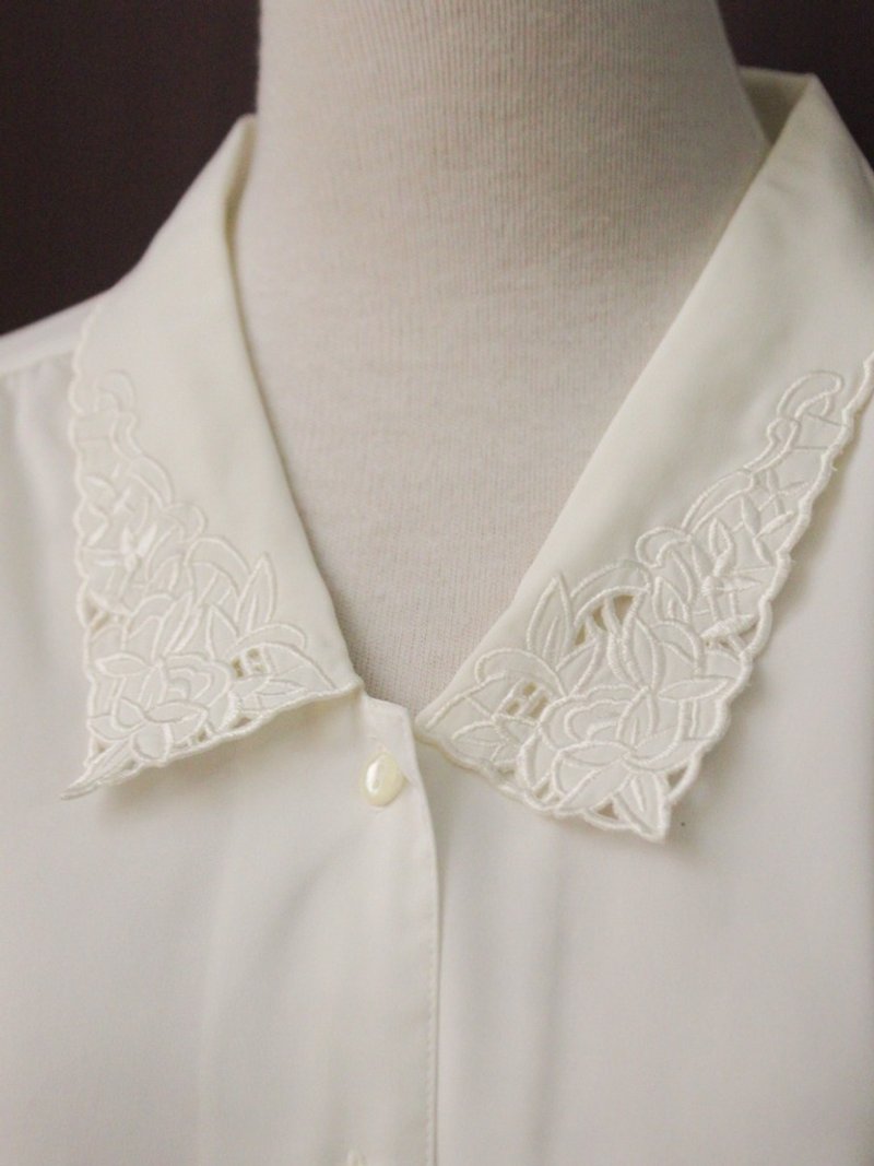 復古日本製典雅小花朵刺繡翻領寬鬆白色長袖古著襯衫  - 恤衫 - 聚酯纖維 白色