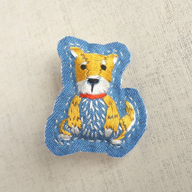 the oriental zodiac brooch with hand embroidery "dog" [order-receiving production] - Brooches - Thread Yellow