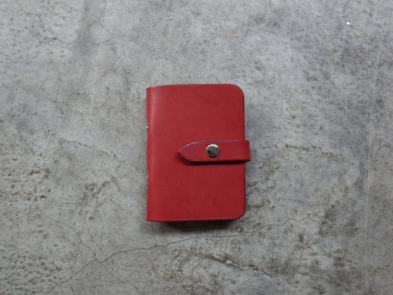 Vegetable-tanned real leather card book / Red - อื่นๆ - หนังแท้ หลากหลายสี